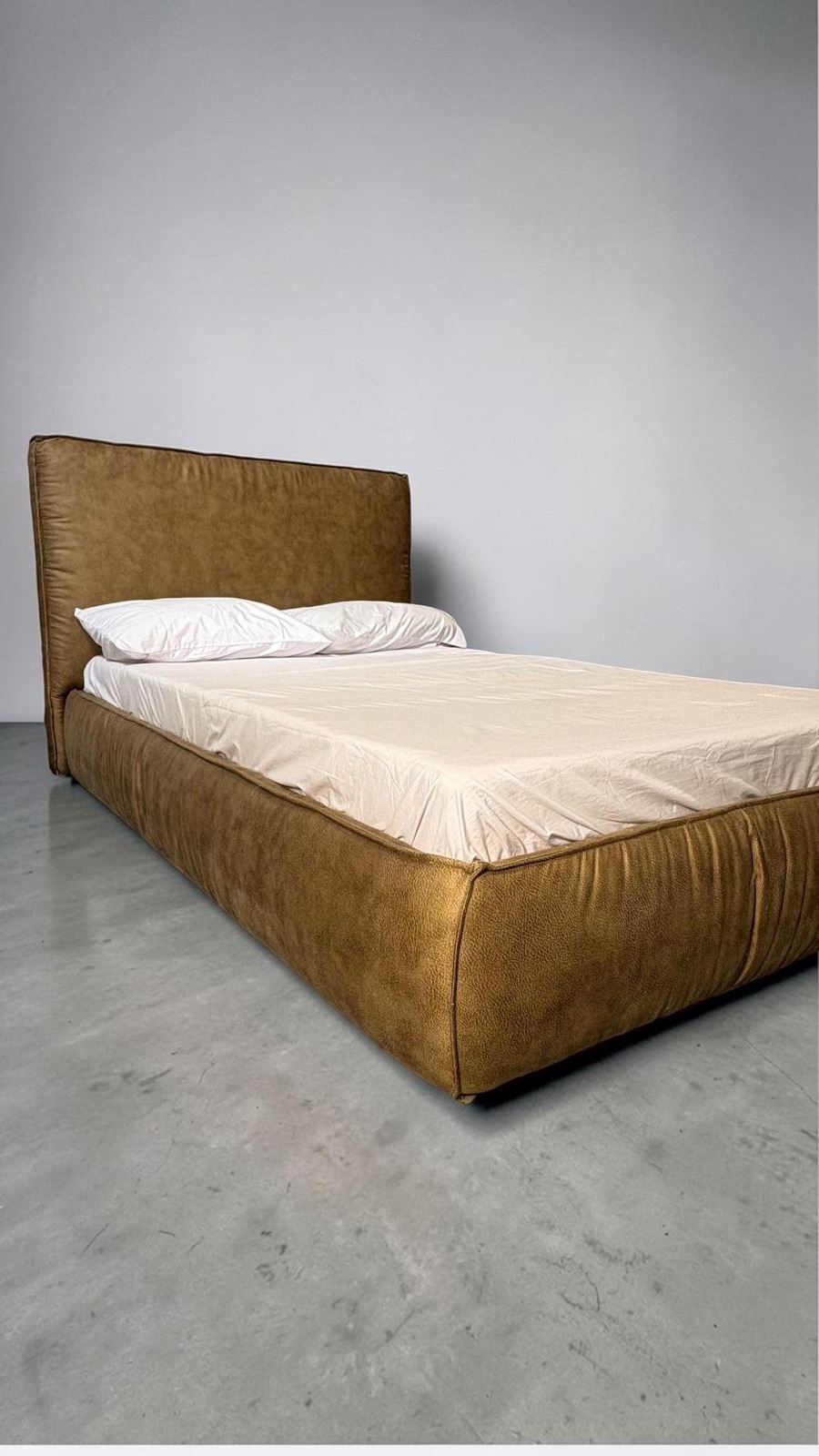 Spresso — Beds — Bed platform: Massive Pine wood 5cm thickness — Headboard: Natural blockboard + Massive Beech — 3