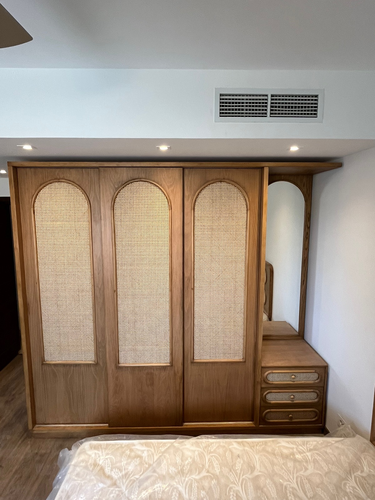Lestari — Wardrobes