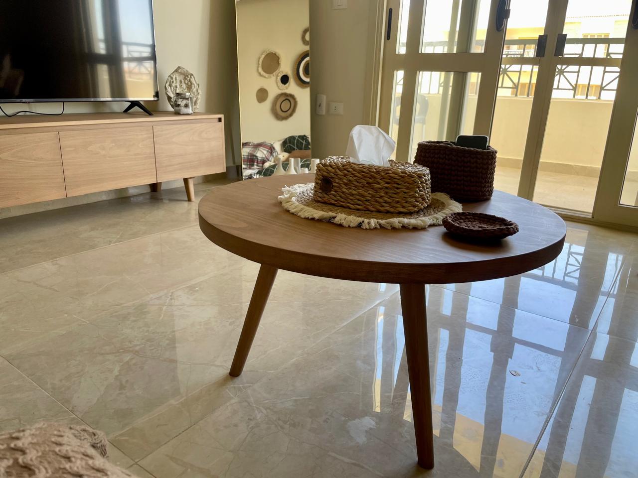 طاولة قهوة — Minimalist Coffee table