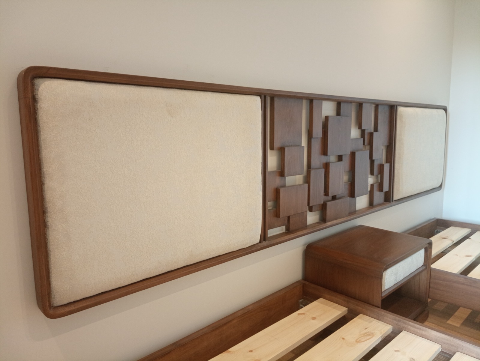 Art Deco twin Beds "Original design" — Bed platform: Massive Beech wood — Headboard: Massive Beech — 3