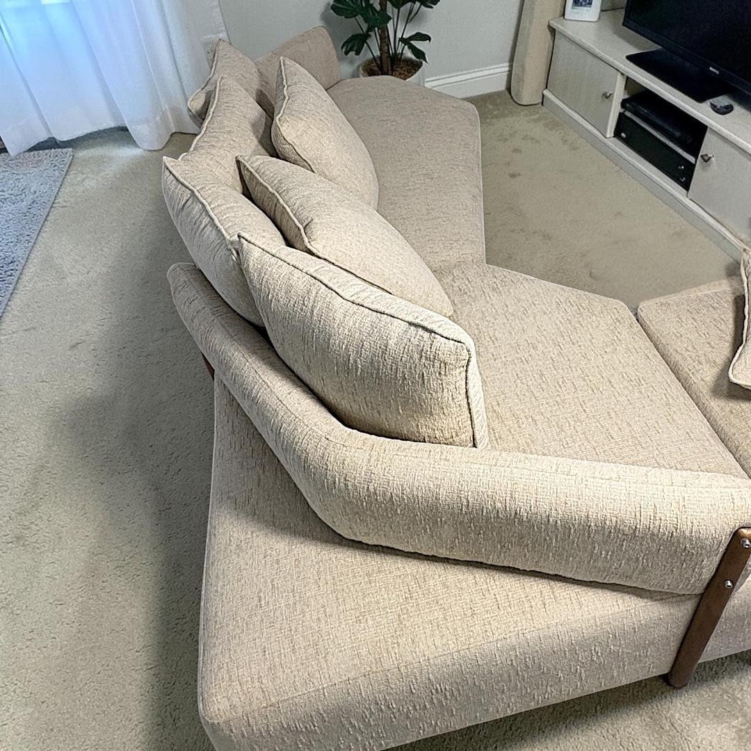 Cleo Sofa — Material: Massive Beech wood — Structure: Massive Beech — 4