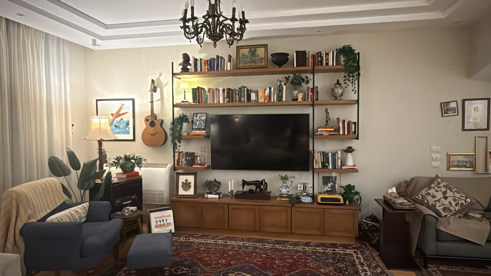 American Cottage TV unit — Material: Massive Beech wood +Natural Blockboard — Veneer: Natural Beech