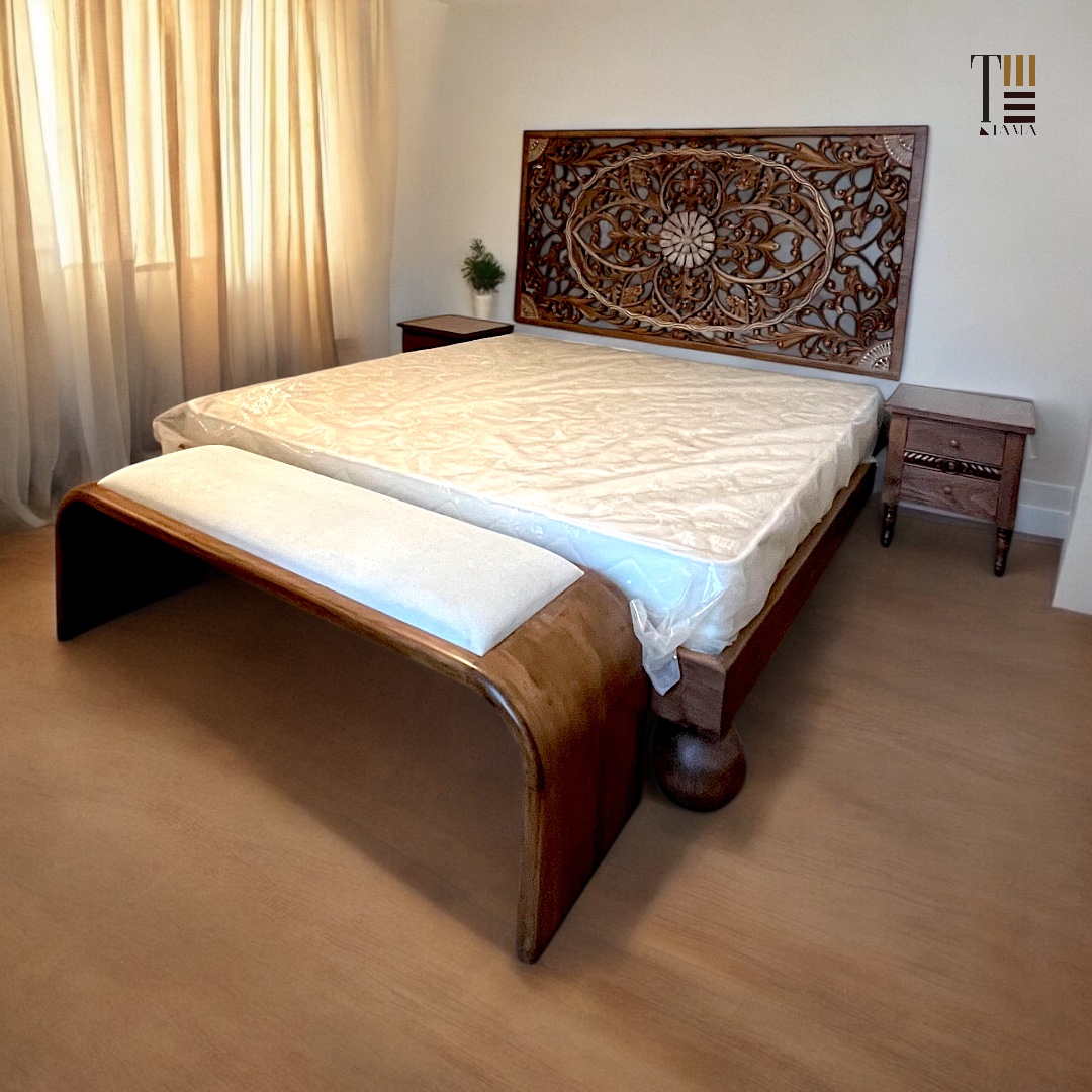 سرير — Royal salutes bed — خامة قاعدة السرير: خشب زان مصمت — خامة ظهر السرير: خشب كونتر طبيعي + زان مصمت "نحت يدوي Oyma" No CNC used — 2