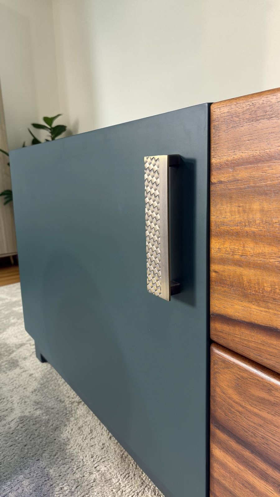 Acacia Magic — TV units — Material: Massive Acacia +Natural Blockboard — Veneer: Lacquered — 4