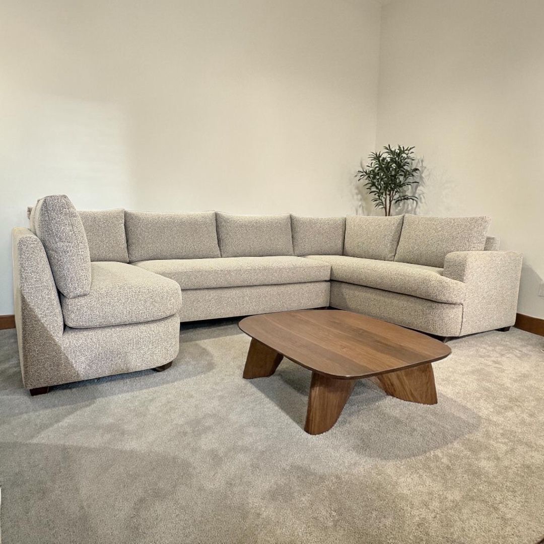 كنبة — Family-centric Sofa — الخامة: خشب زان مصمت — الهيكل: زان مصمت