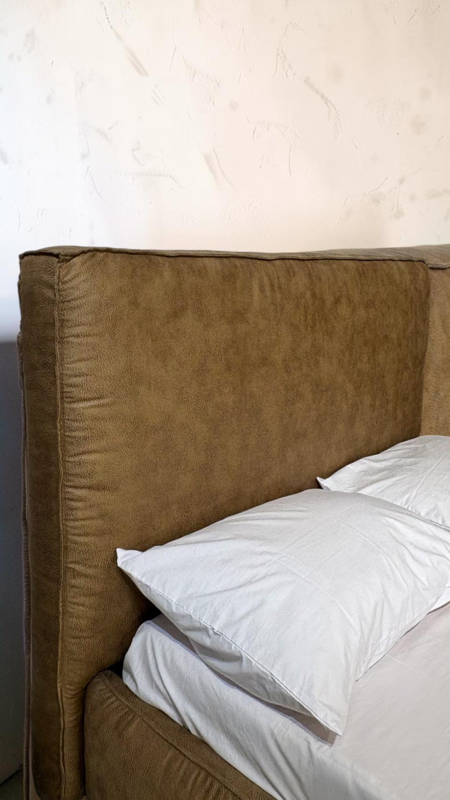 Spresso — Beds — Bed platform: Massive Pine wood 5cm thickness — Headboard: Natural blockboard + Massive Beech — 4