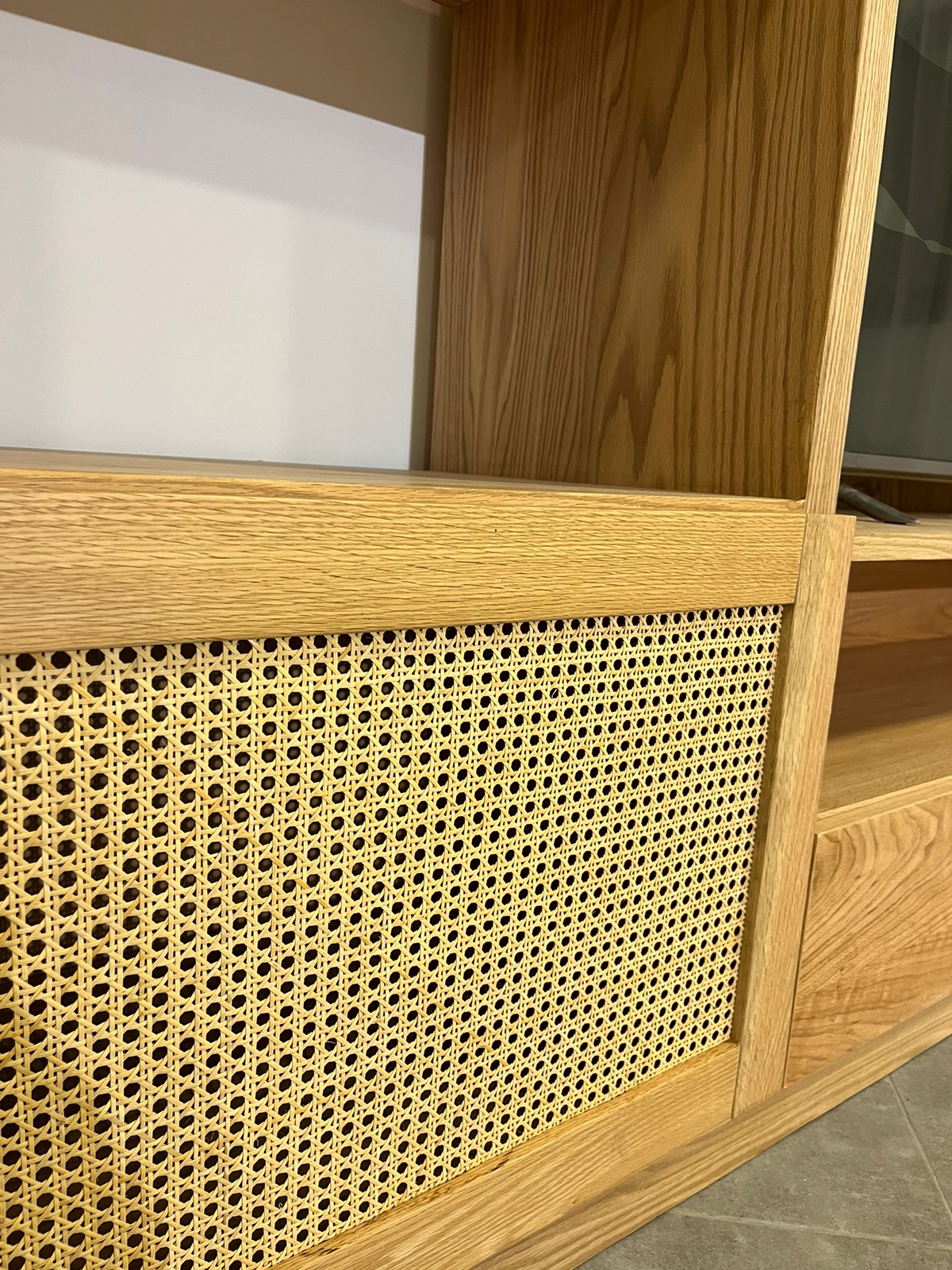 The Solistic grand wall — TV units — 4