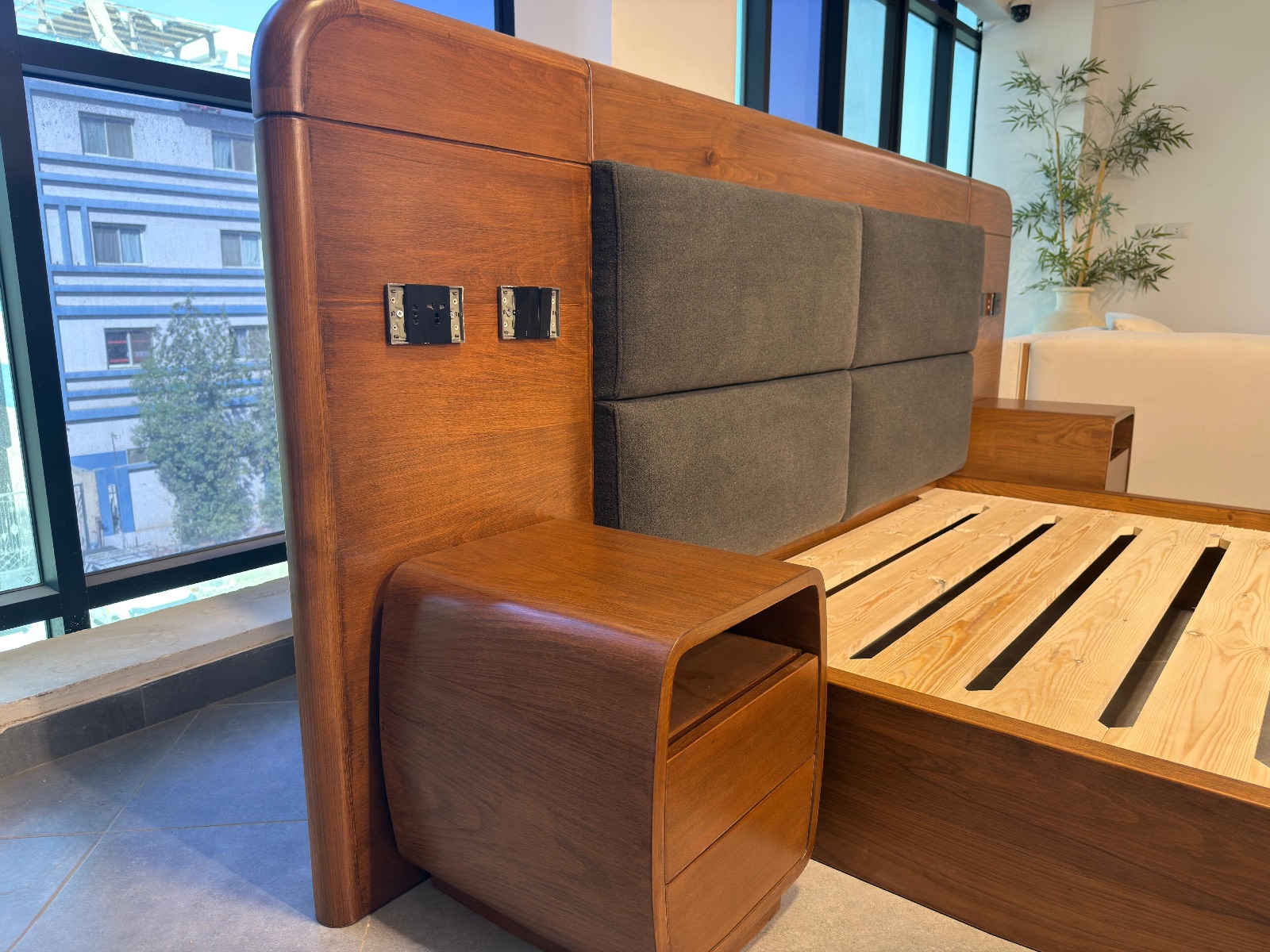 Budapest Bedside table — Material: Natural Blockboard + Massive Beech wood — Veneer: Natural Beech — 2