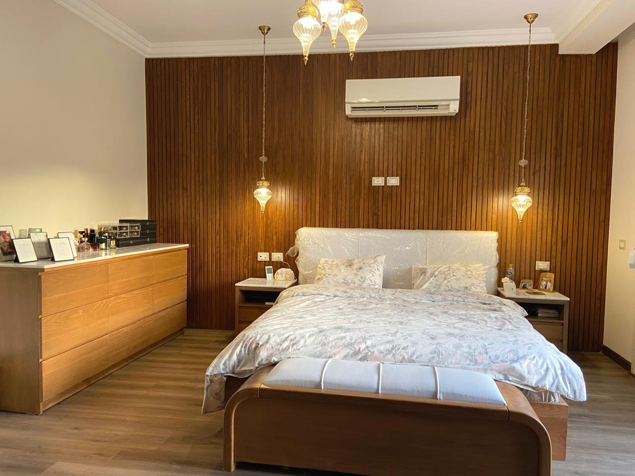 Scandi Chic — Beds — Bed platform: Massive Beech wood — Headboard: Natural blockboard — 5