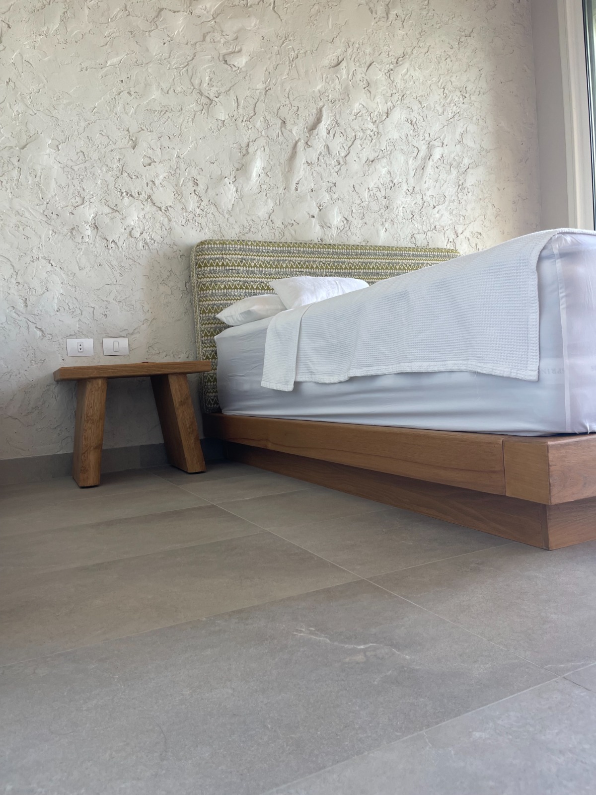 Japandi sigma — Beds — Bed platform: Massive Beech wood — Headboard: Natural blockboard + Massive Beech — 1