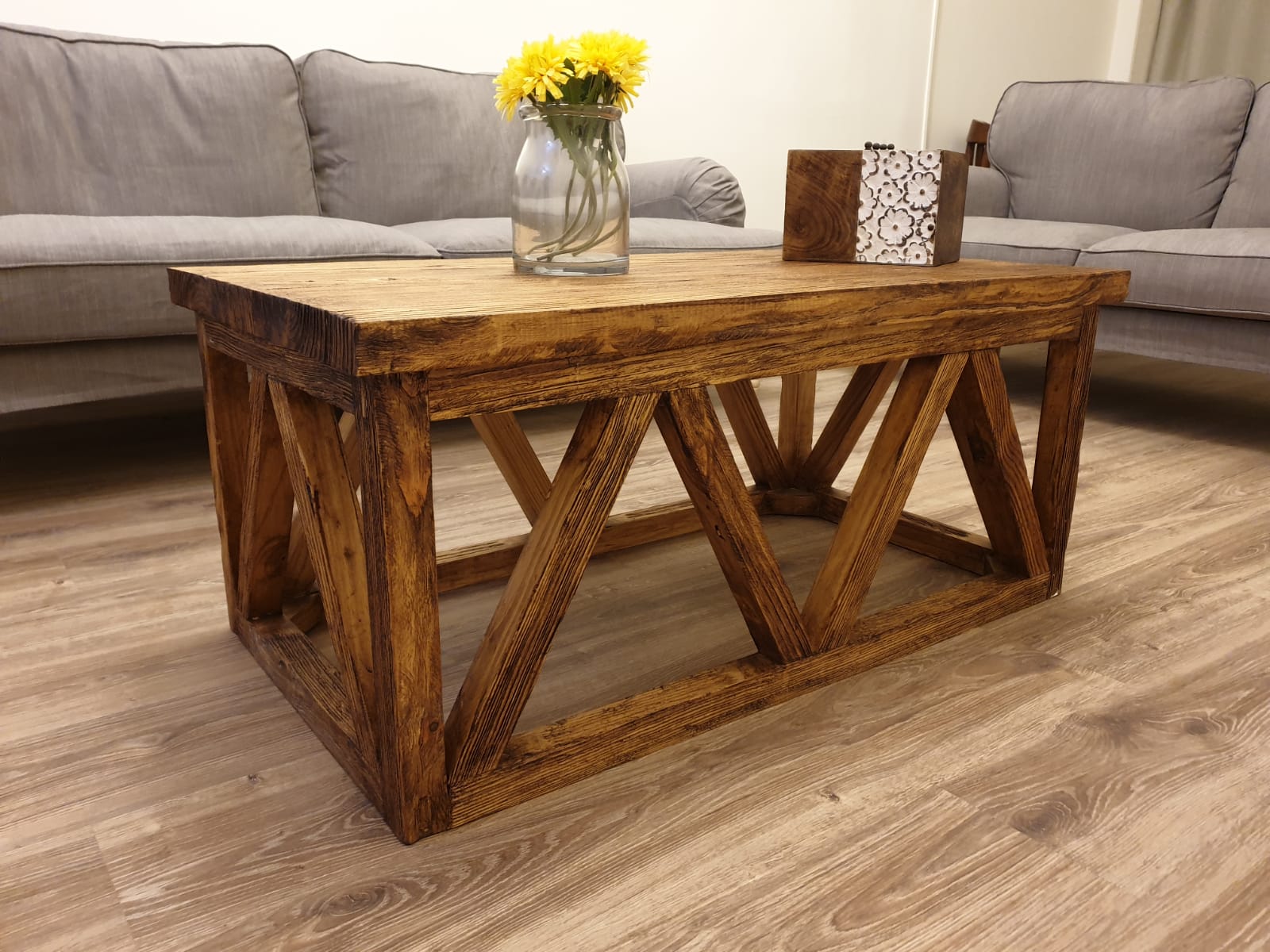 Cottage Castle — Coffee tables — 3