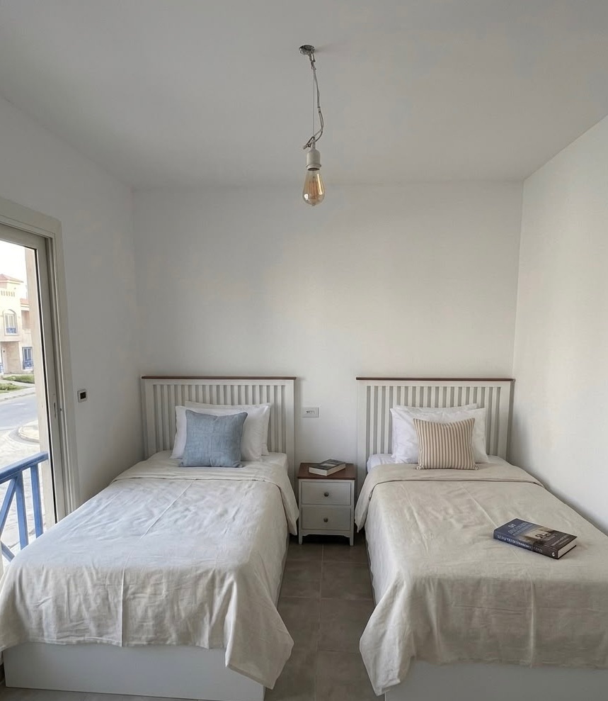Snow White 02 — Beds — Bed platform: Massive Beech wood — Headboard: Massive Beech — 1