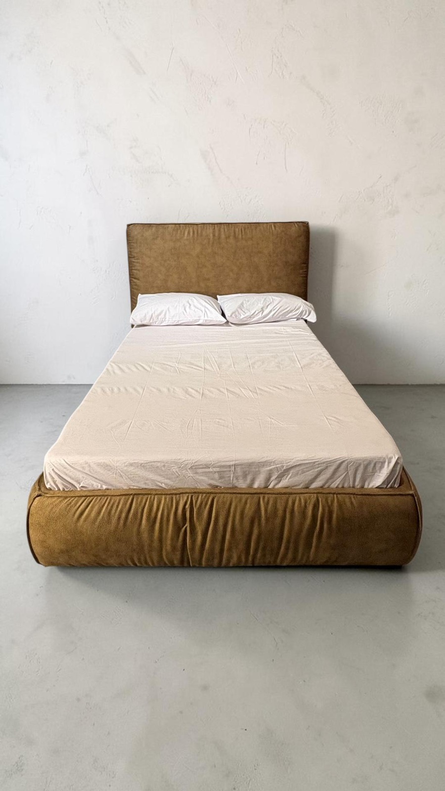 Spresso — Beds — Bed platform: Massive Pine wood 5cm thickness — Headboard: Natural blockboard + Massive Beech