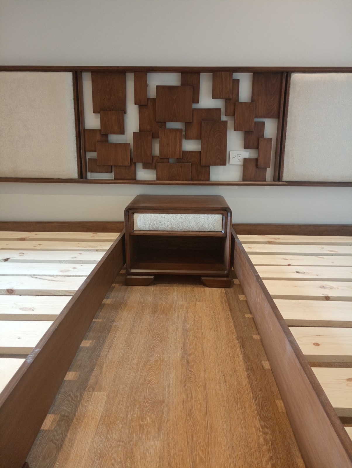 Art Deco twin Beds "Original design" — Bed platform: Massive Beech wood — Headboard: Massive Beech — 4