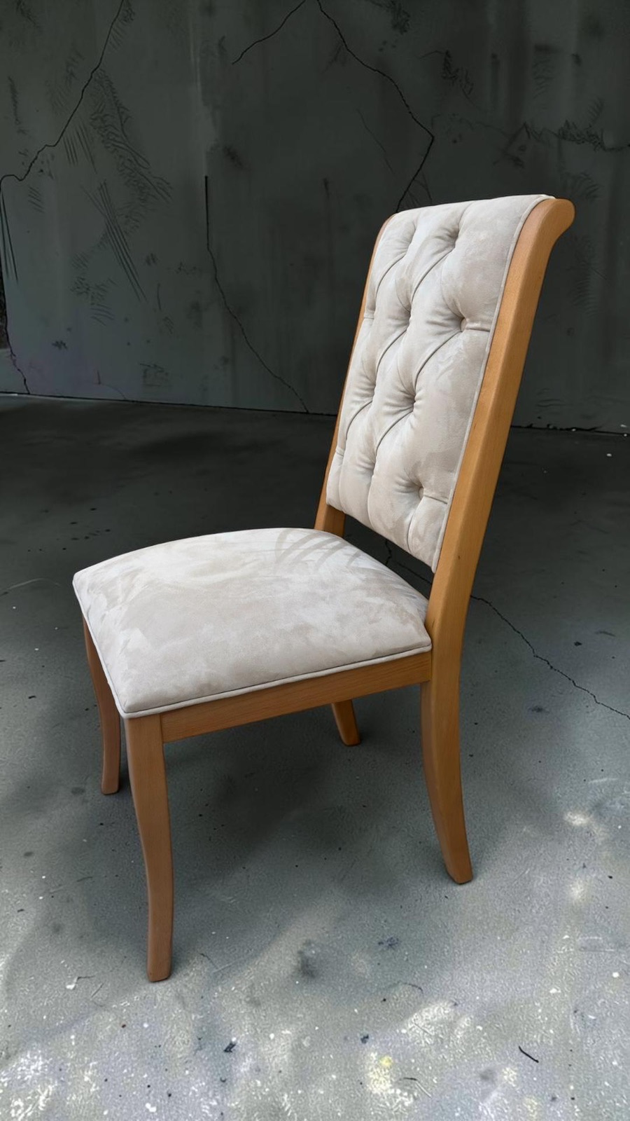 Lewe — Dining chairs — Material: Massive Romanian Beech grade AB high — 3