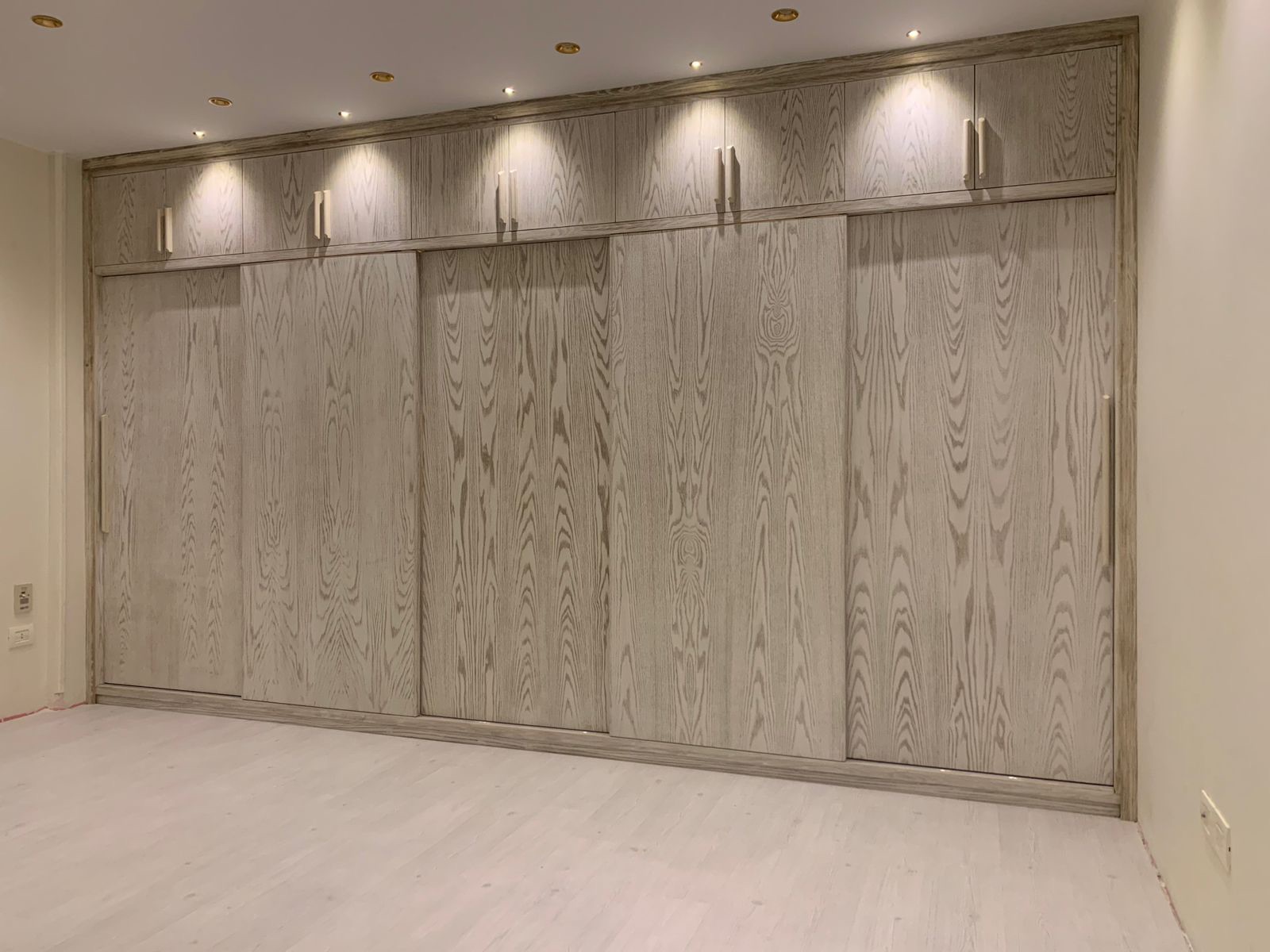 Modern Placard — Wardrobes