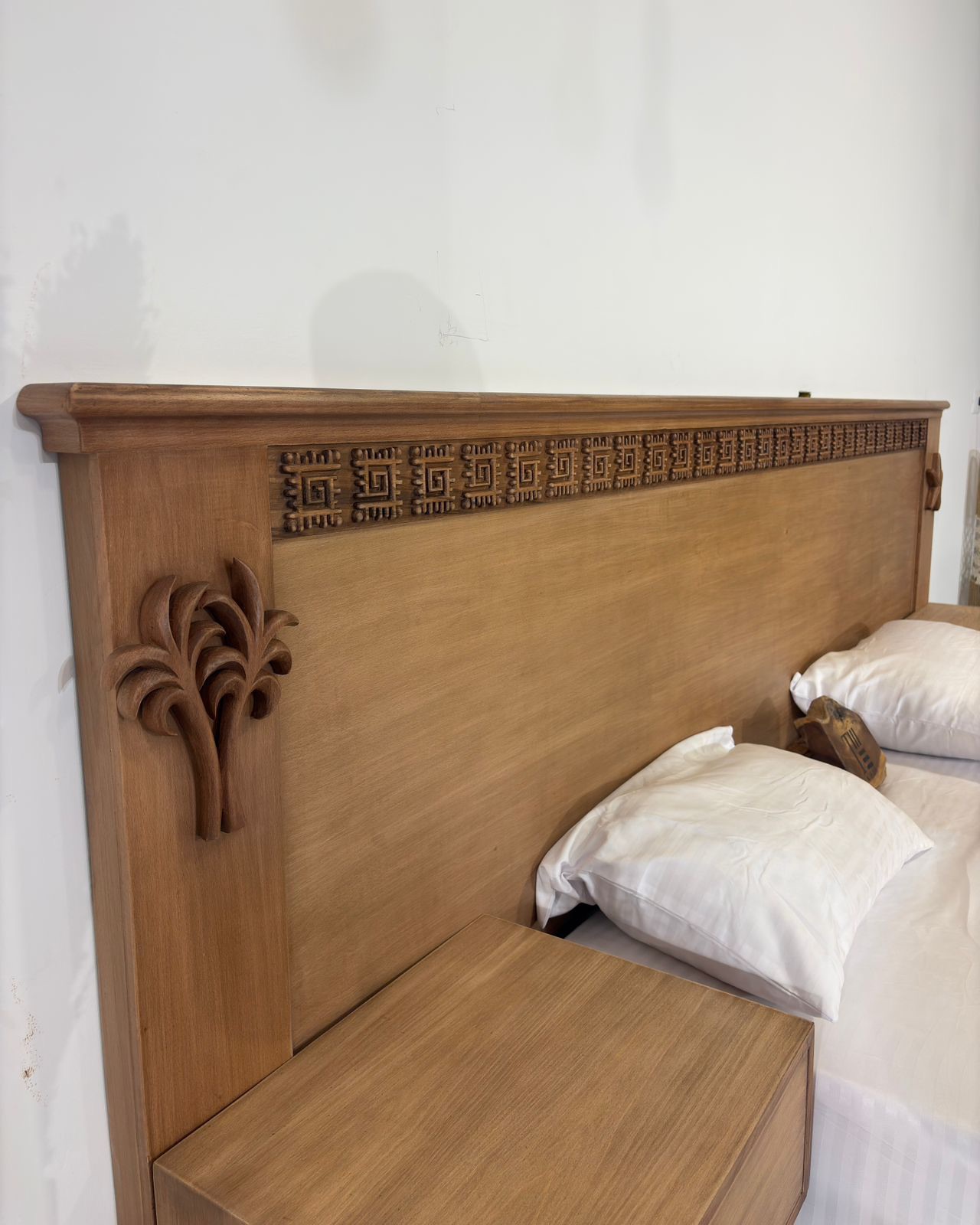 Savannah 02 "Oyma" — Beds — Bed platform: Massive Beech wood — Headboard: Natural blockboard + Massive Beech "Hand carved Oyma" — 4