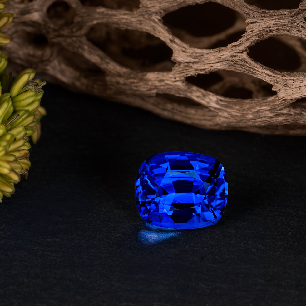 Thumbnail: Three-Stone Blue Sapphire Ring