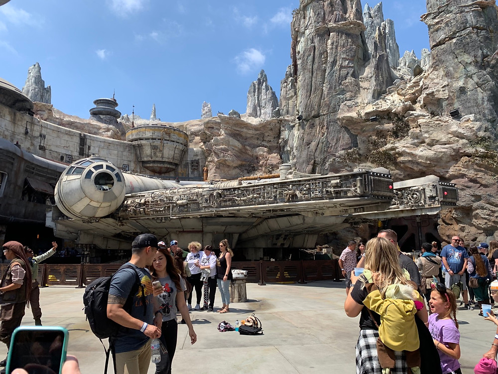 Star Wars Galaxy's Edge | Disneyland | Millennium Falcon