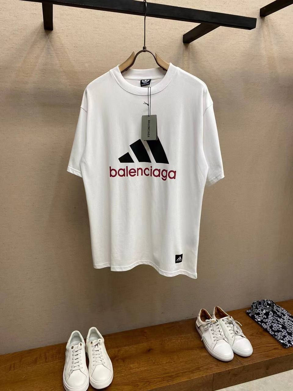 Футболка Balenciaga x Adidas