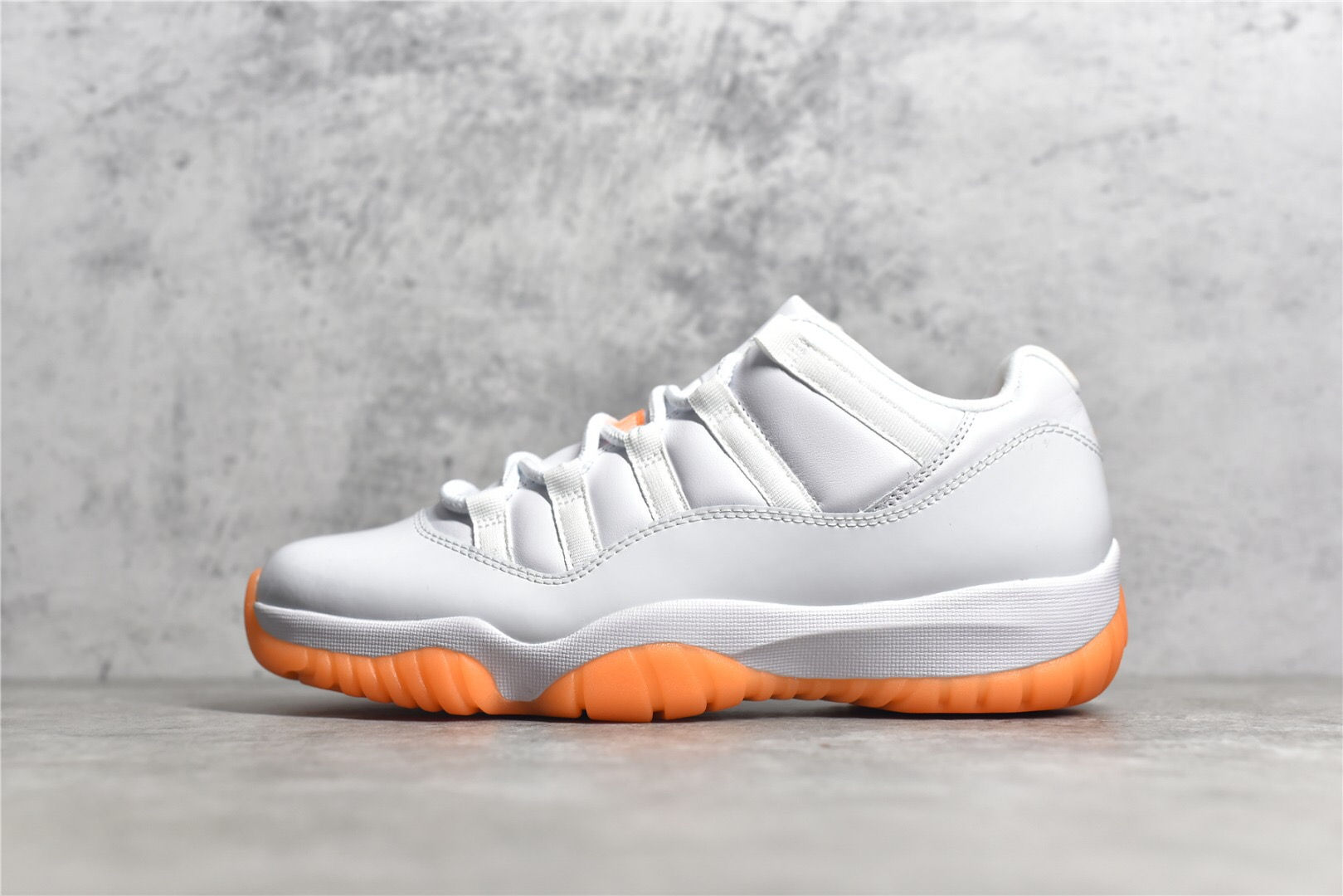 Кроссовки Air Jordan 11 Low Citrus