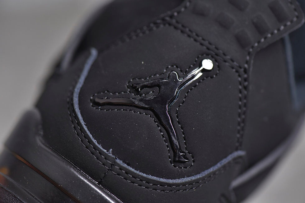 Миниатюра: Кроссовки Nike Air Jordan 4 Retro Total Black