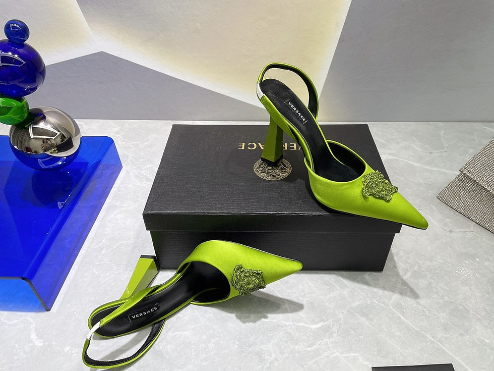 Миниатюра: Туфли-лодочки Versace La Medusa из атласа с ремешком