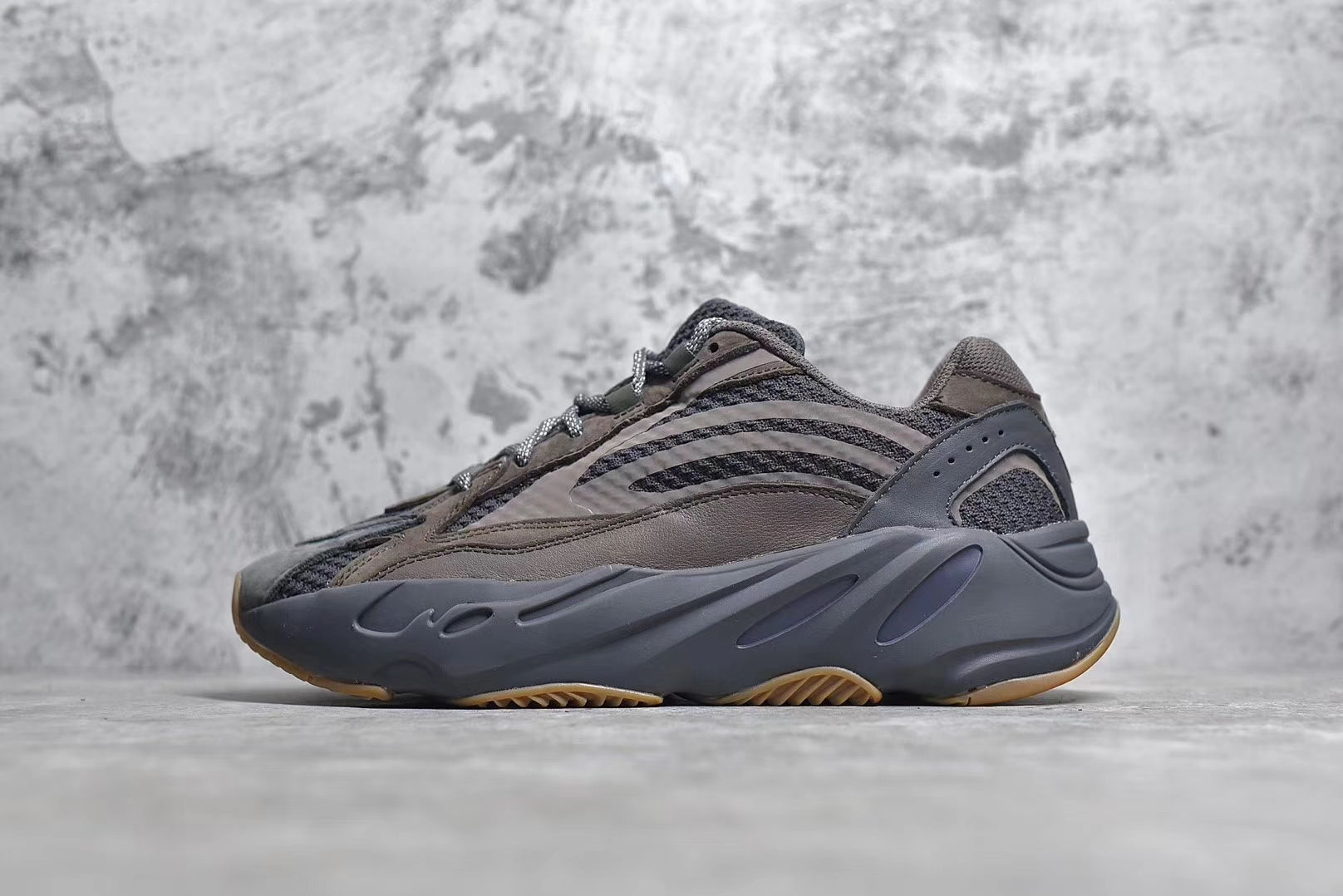 Кроссовки adidas Yeezy Boost 700 Geode EQ6860