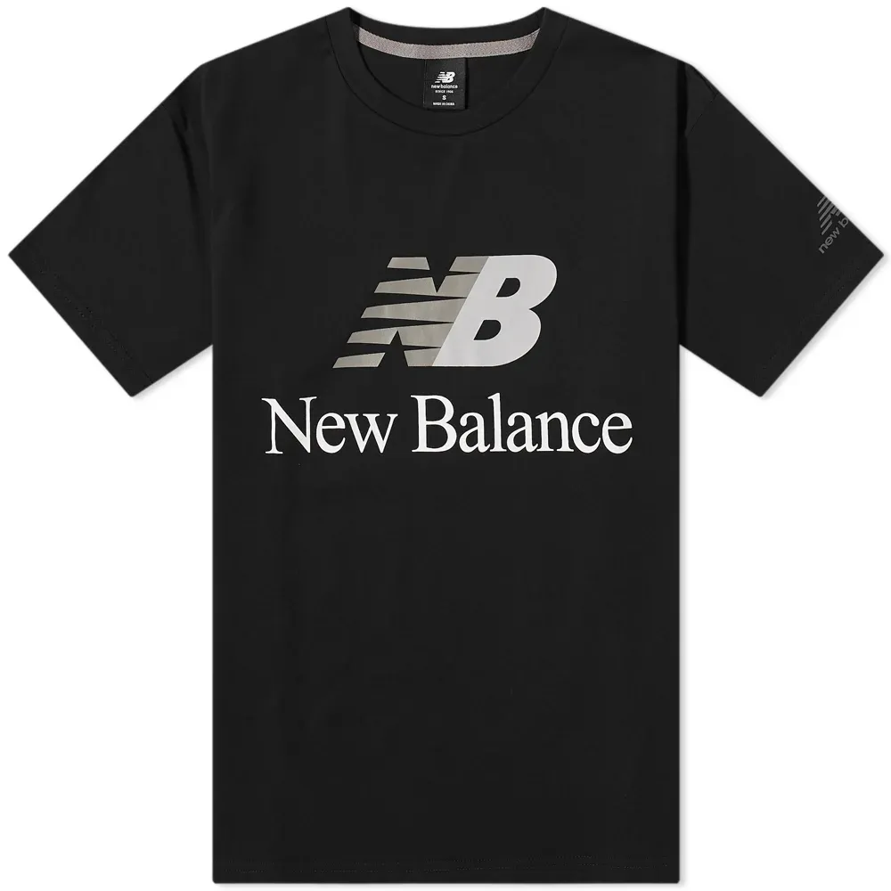 Черная футболка New Balance с ретро принтом