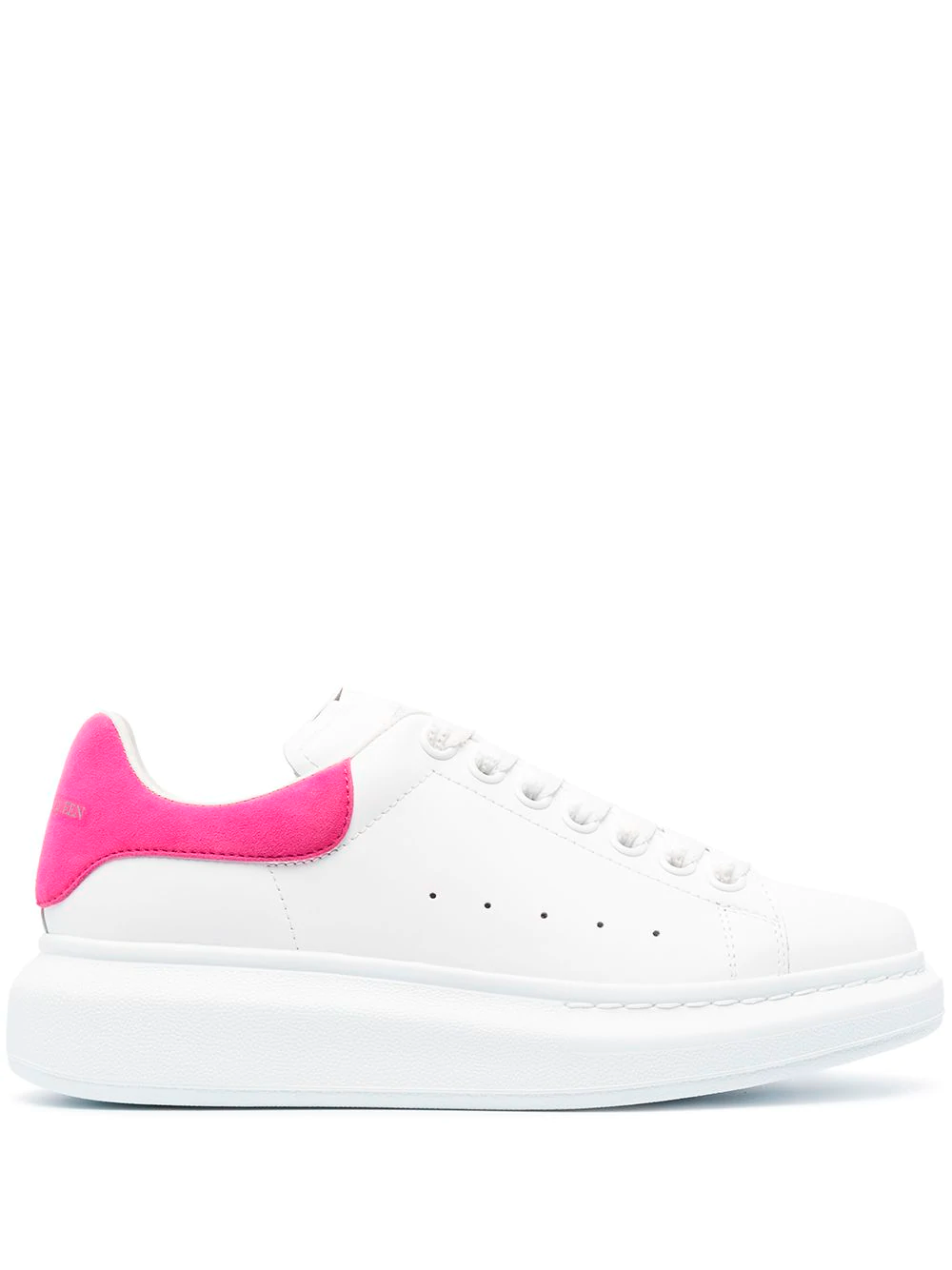 Кожаные кеды Alexander McQueen белые с задником цвета фукси