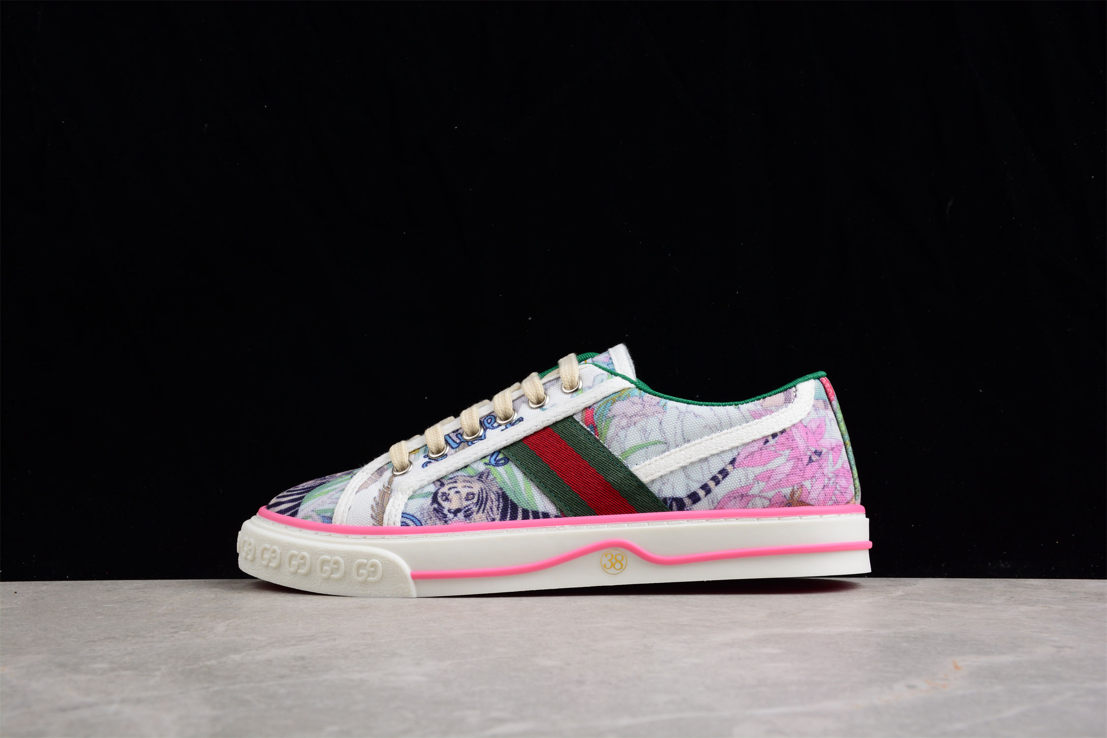 Кроссовки Gucci Tennis 1977 с принтом Gucci Tiger
