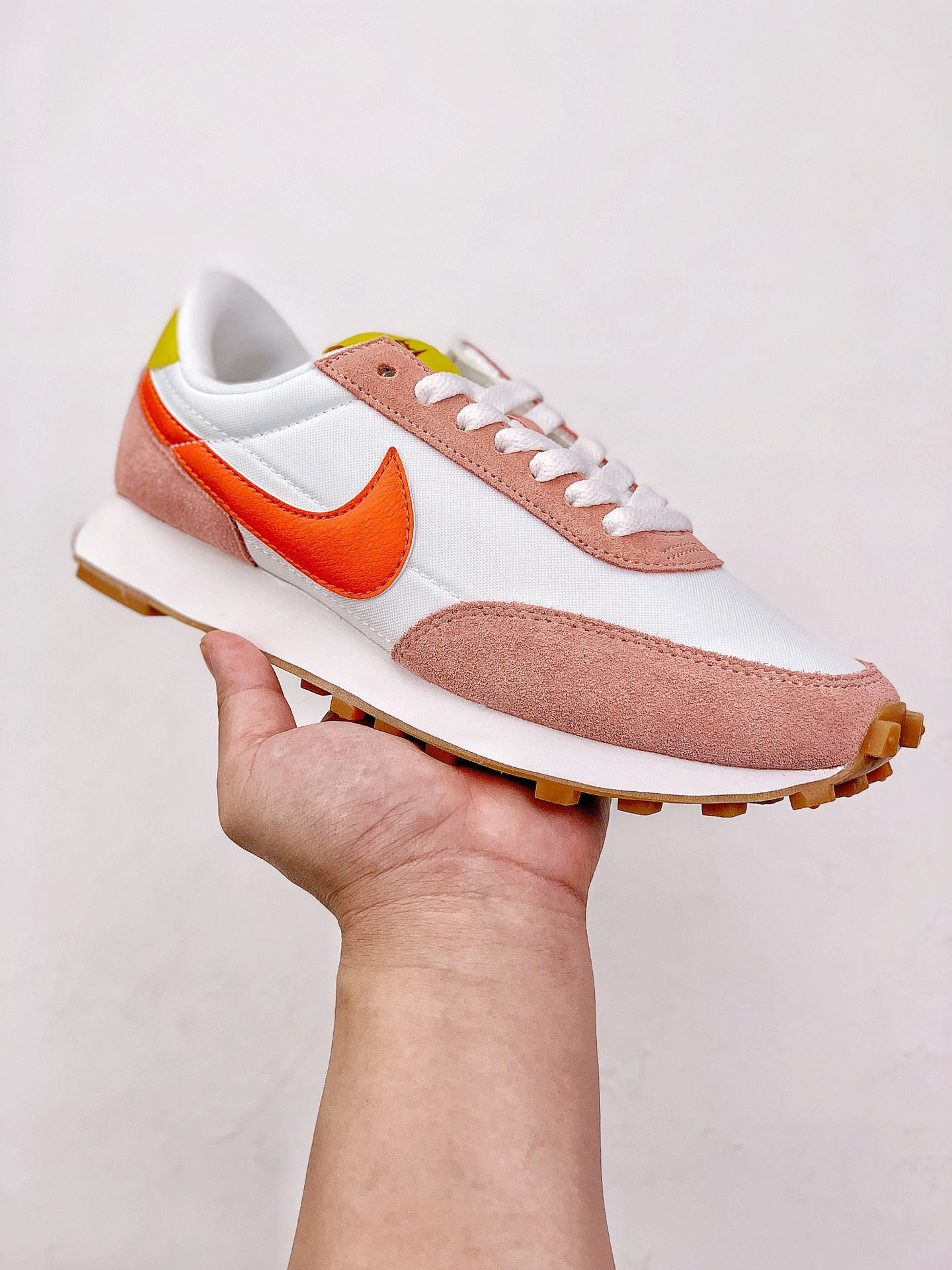 Кроссовки Nike Daybreak White Nude Orange