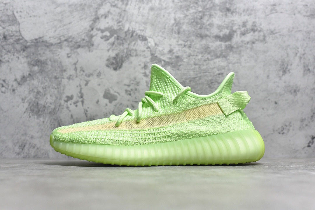 Кроссовки adidas Yeezy Boost 350 V2 Glow