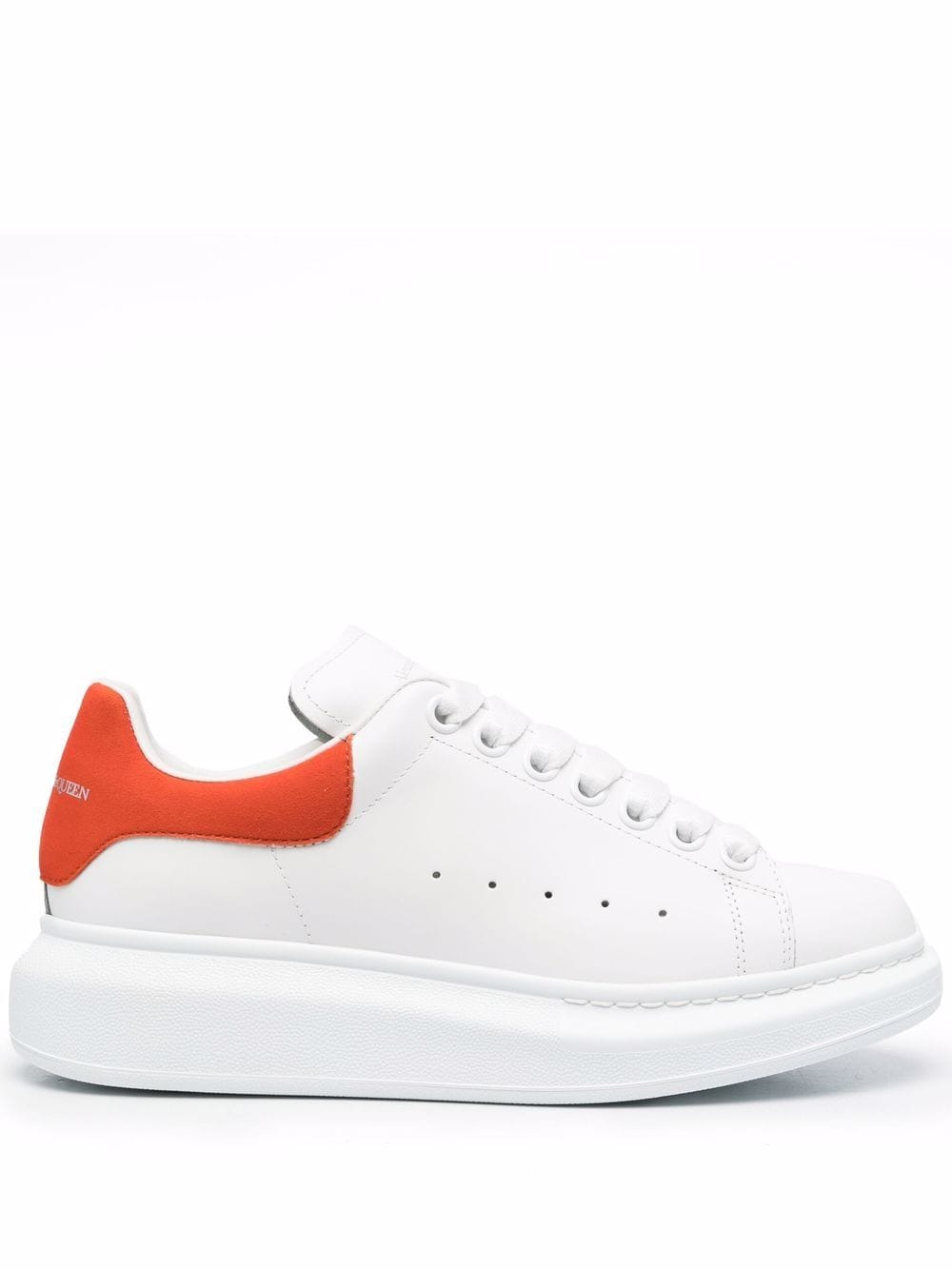 Кожаные кеды Alexander McQueen белые с оранжевым задником