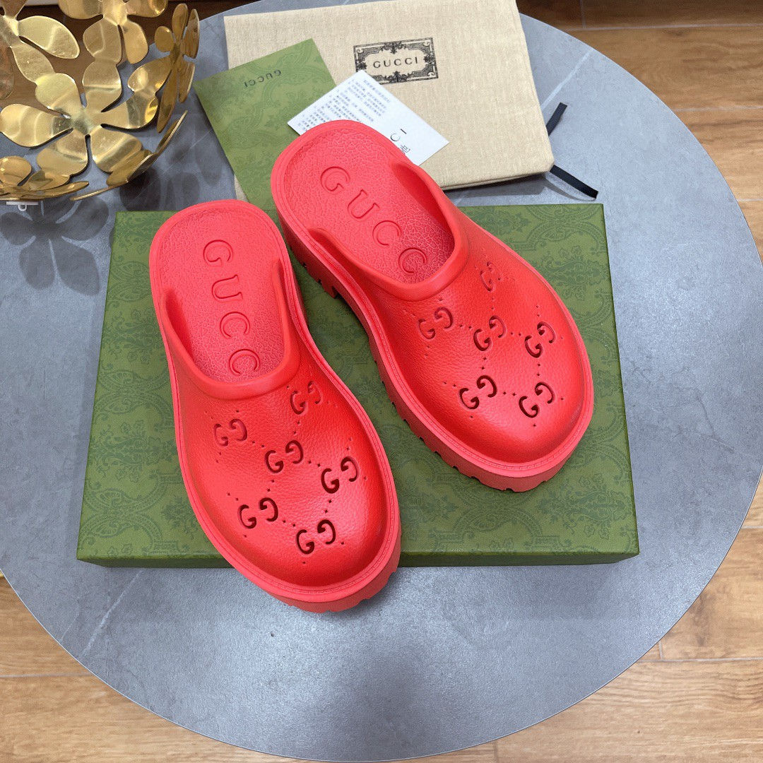 Сандалии Gucci Elea красного цвета