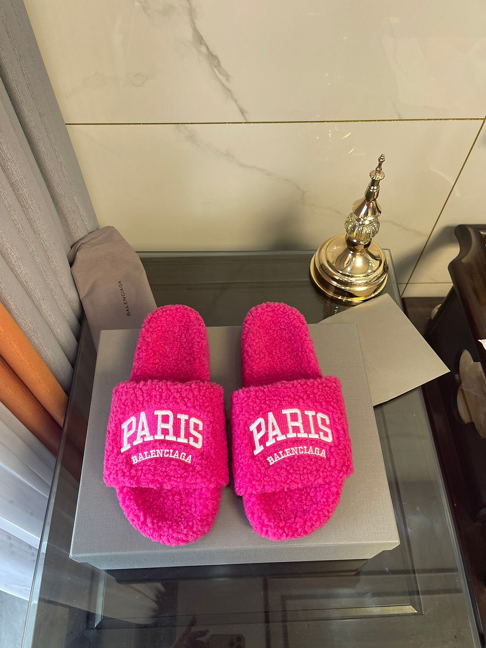 Миниатюра: Плюшевые тапочки Balenciaga в ассортименте / 5 цветов на выбор