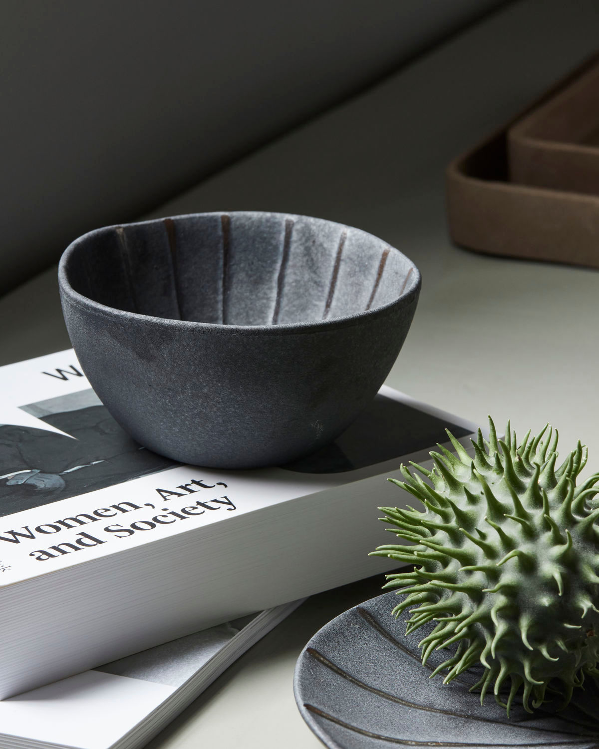 Schale Suns gross, braun-schwarz