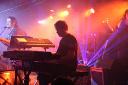 579076_421792381221801_1225124888_n