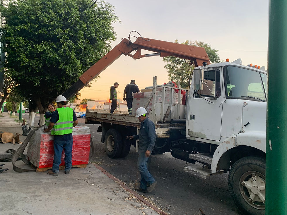 CARGA Y TRASLADO DE MATERIALES