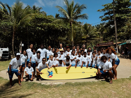 Surfando para o Futuro: o esporte ampliando horizontes e fortalecendo vínculos.