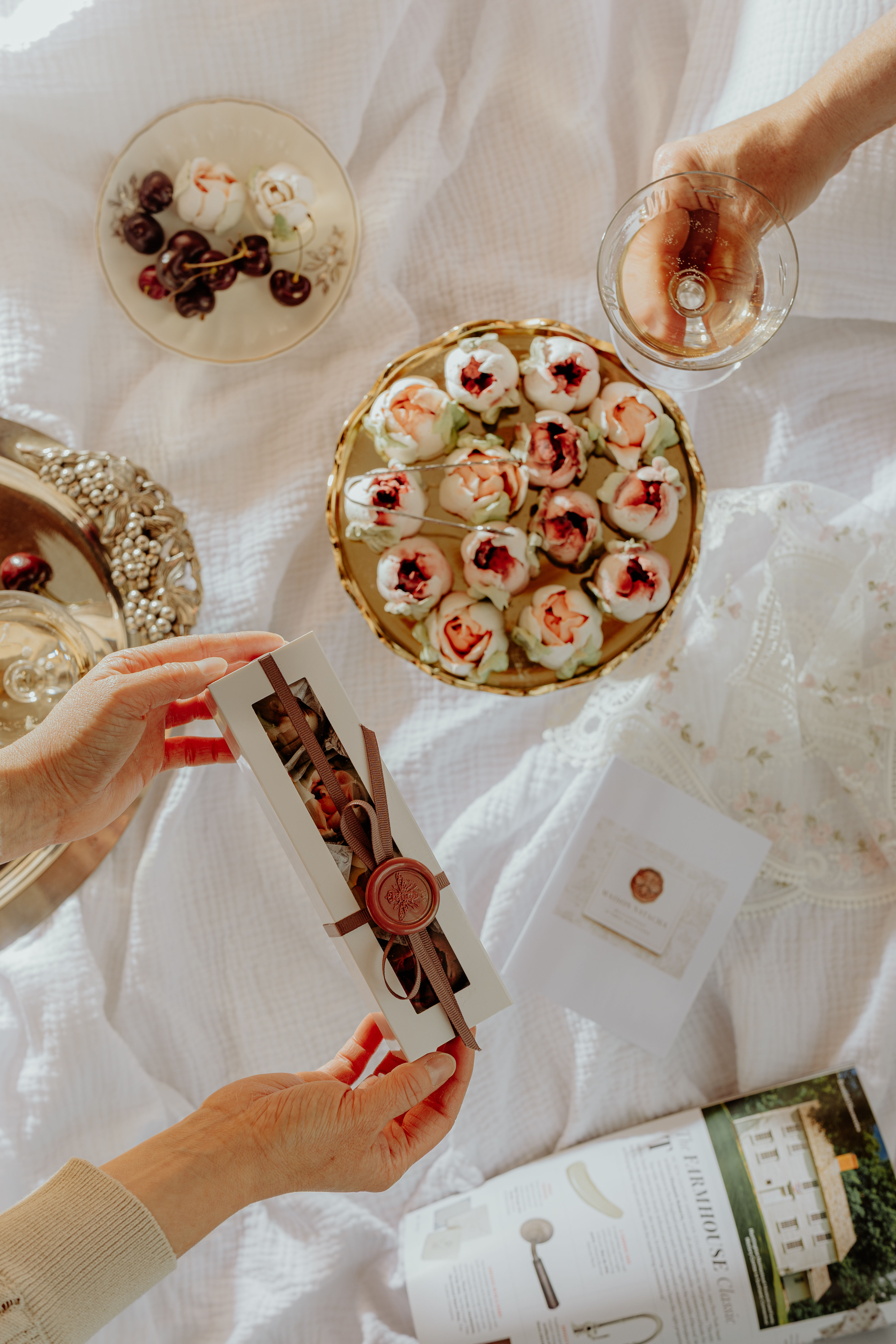 COUTURE HAT BOX - The Tulip Edition SIGNATURE