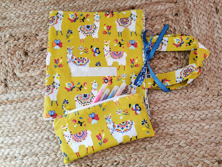 Miniature : trousse cahier lavable coloriage