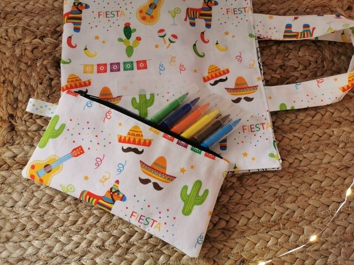 Miniature : trousse cahier lavable coloriage
