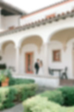 The Villa Terrace wedding photographer capture this bride and groom couple in a Milwaukee wedding.