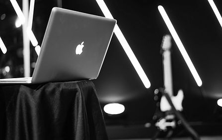 pexels-brett-sayles-1869322_edited.jpg