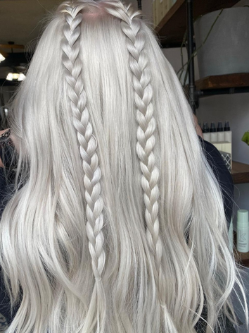 cincy platinum blonde.PNG