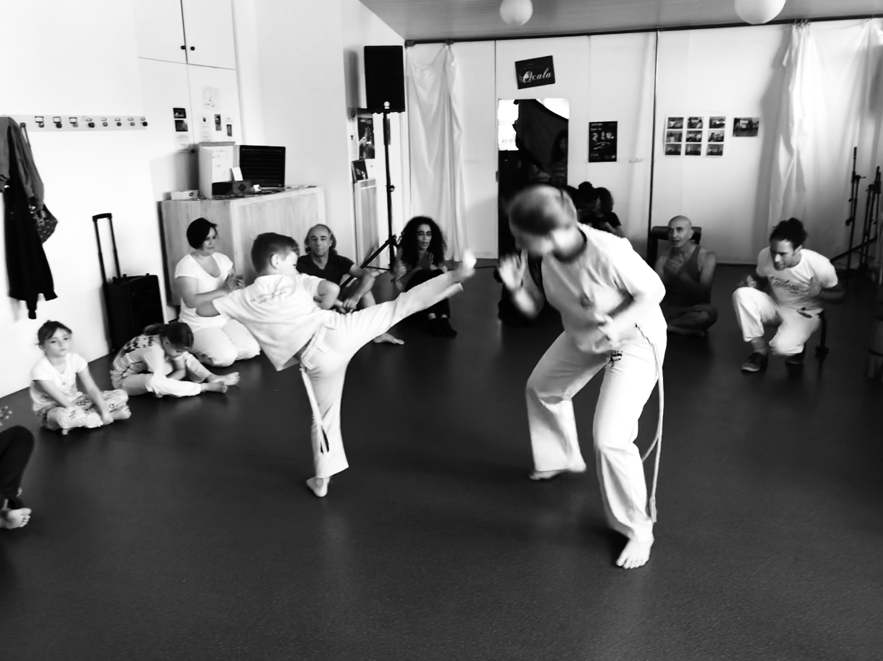 Roda - professeur Bambino (CAPOEIRA BIARRITZ SENZALA)