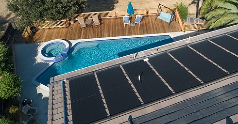 pool-heat-pump-vs-solar-heating_edited.jpg