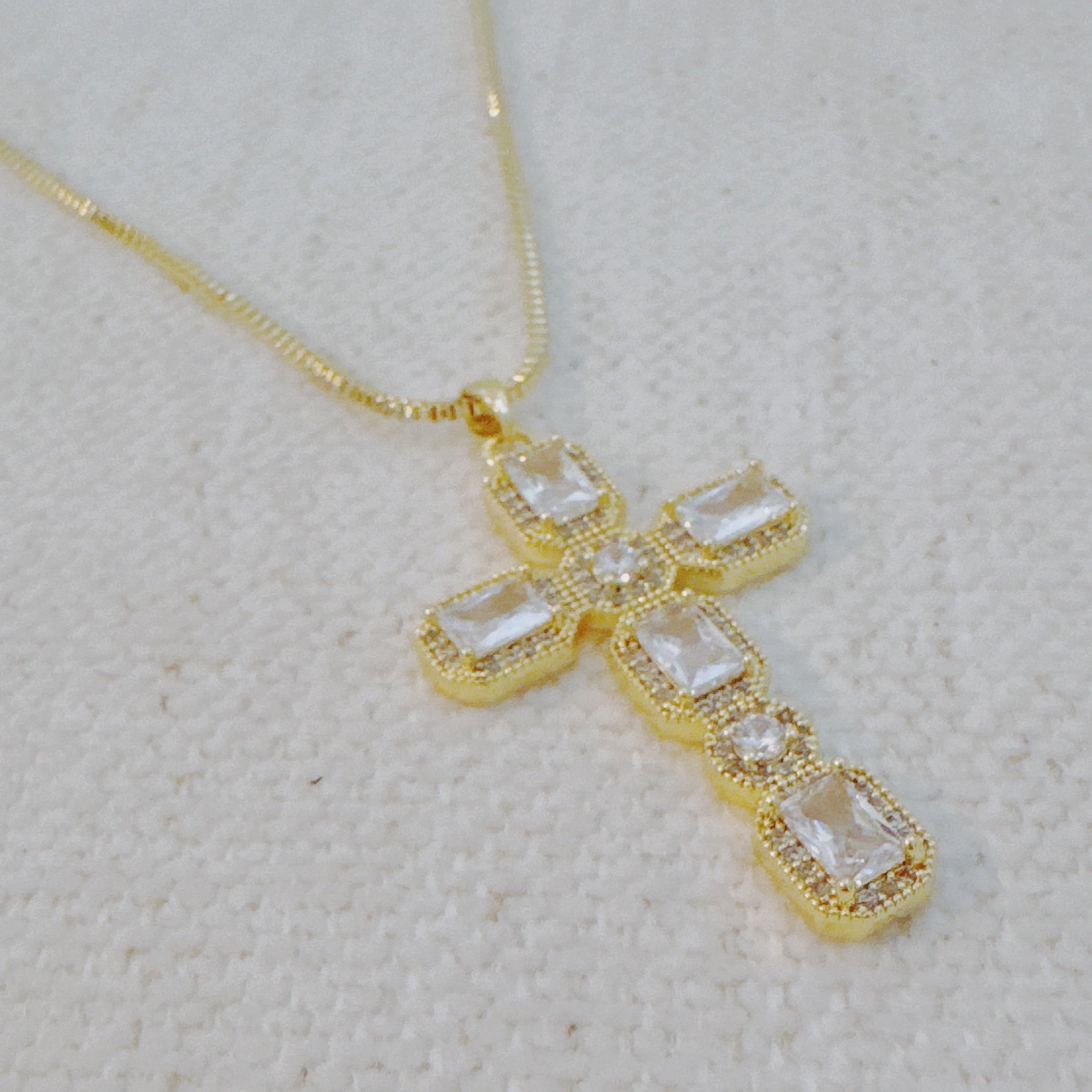 Vintage Sparkle Cross Pendant Necklace