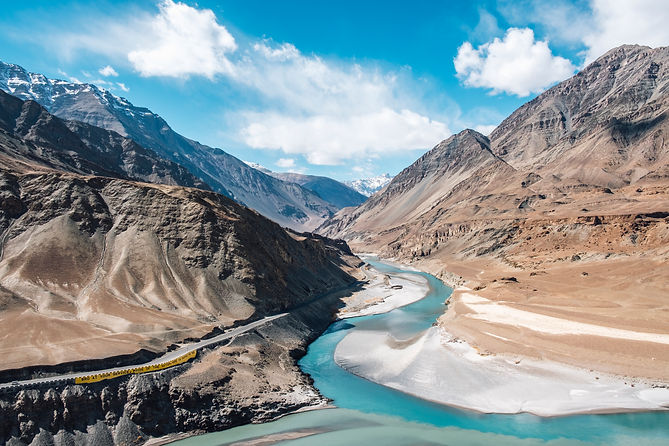 confluence-indus-zanskar-rivers-leh-ladakh-india.jpg